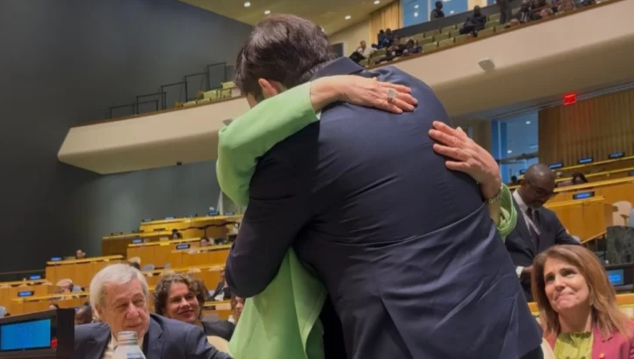 /local/fidel-espinoza-critica-a-boric-por-quemar-candidatura-de-michelle