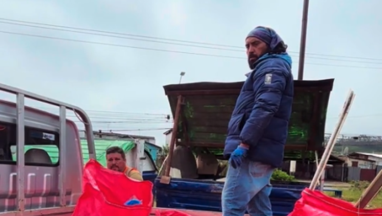 /alcalde-wainraihgt-encara-a-persona-que-botaba-residuos-de-construccion-en