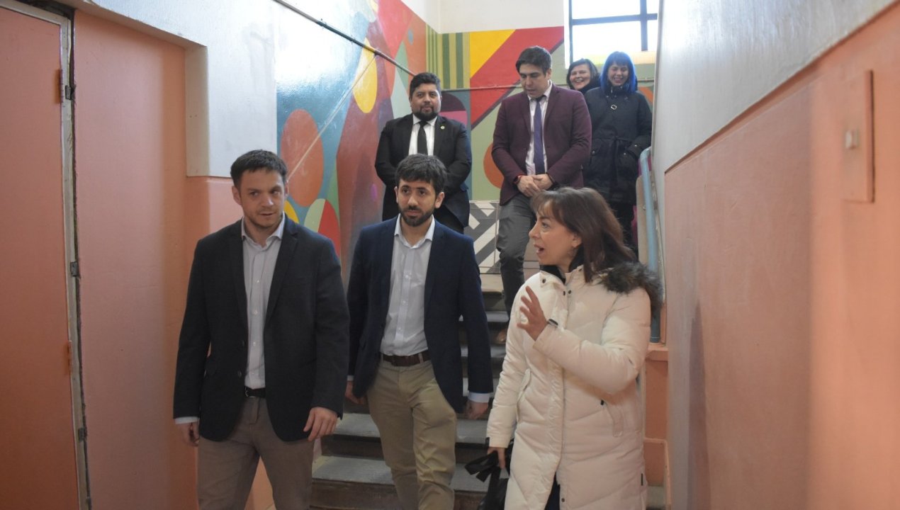 /autoridades-destacan-avance-de-obras-en-escuela-croacia-y-refuerzan