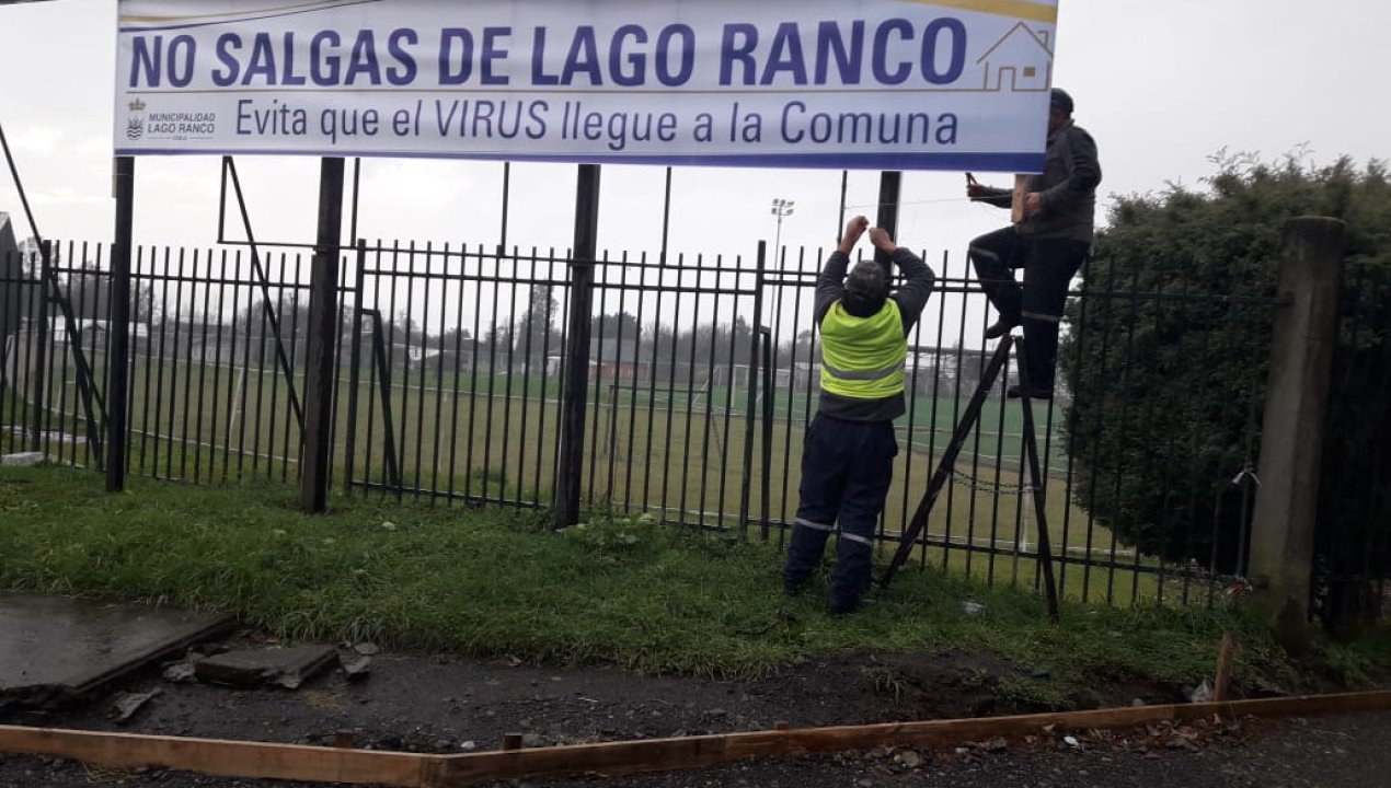 /con-letreros-informativos-y-lavamanos-en-paraderos-de-buses-municipio-ranquino-busca-concientizar-a-la-comunidad