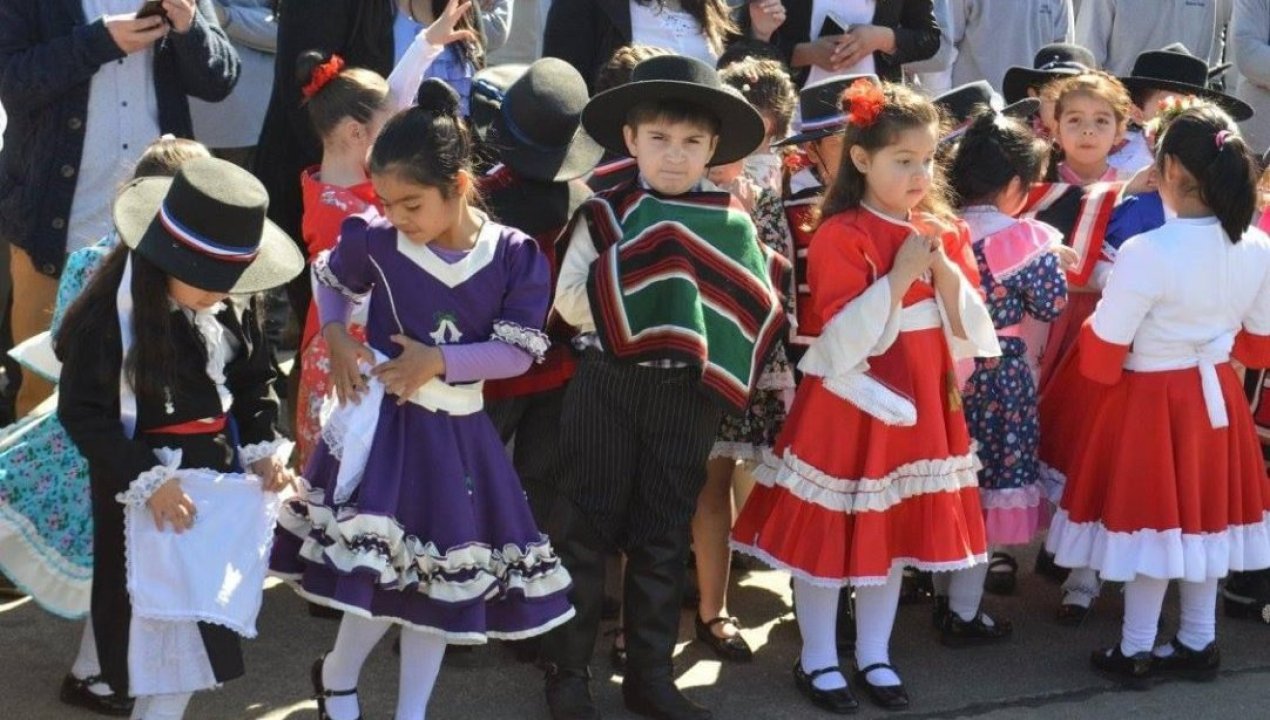 /municipio-de-lago-ranco-invita-a-ninos-y-ninas-a-disfrutar-de-su-gran-fonda