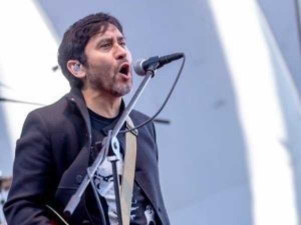 Claudio Narea repasará éxitos de Los Prisioneros este sábado en Dreams