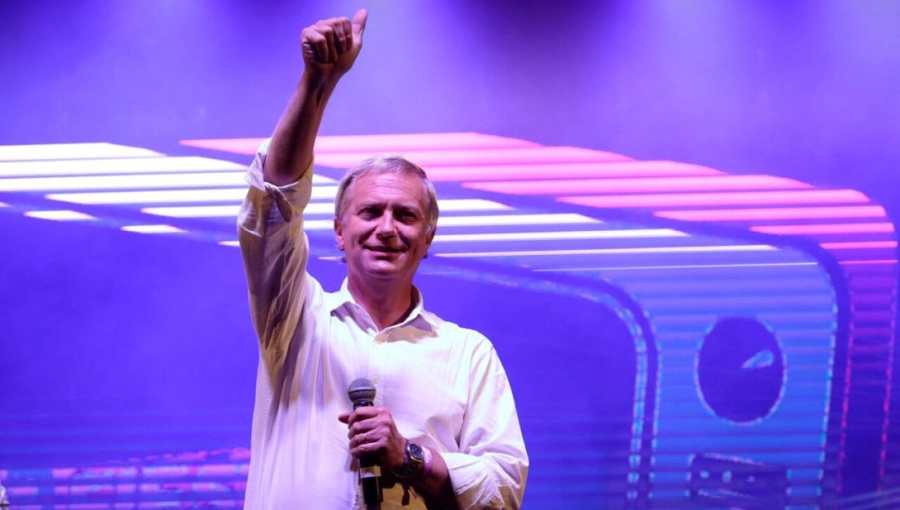 /cadem-imagen-positiva-de-kast-llega-a-54-tras-triunfo-de-partido