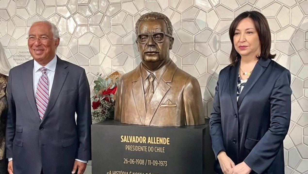 /internacional/europa/portugal-homenajea-a-salvador-allende-con-instalacion-de-escultura-en-metro