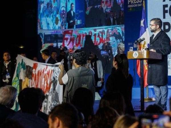 [VIDEO] Interrumpen discurso de Presidente Boric: Exigían justicia por reportera asesinada