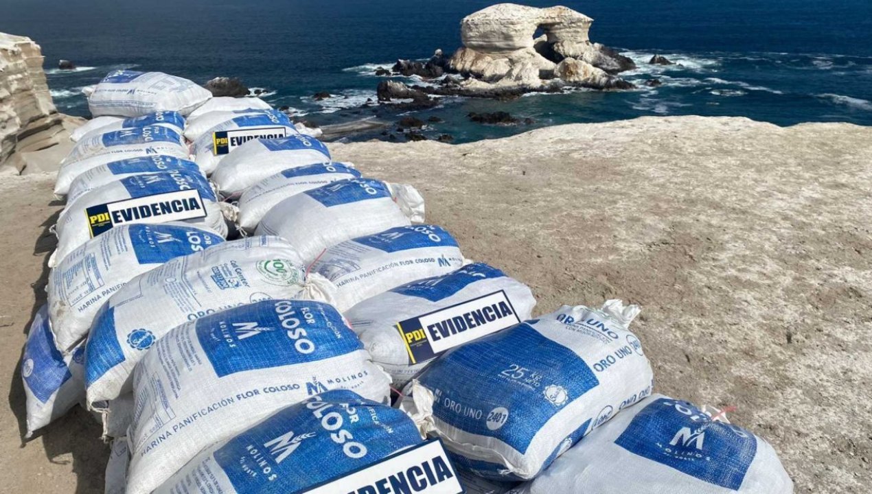 /regionales/region-de-antofagasta/cae-banda-que-extraia-guano-desde-acantilados-de-la-portada-de-antofagasta