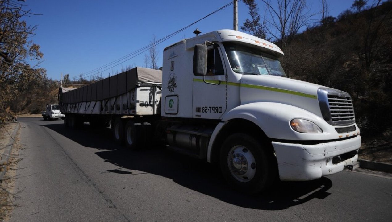 /regionales/region-de-los-lagos/indagan-asalto-y-secuestro-a-un-camionero-en-la-region-de-los-lagos