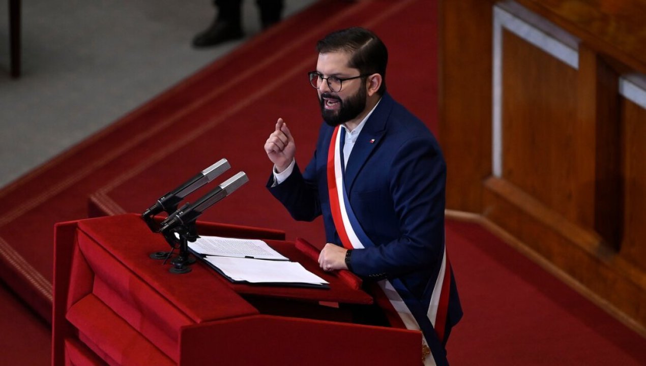 /actualidad/presidente-boric/cuenta-publica/chile-se-cae-a-pedazos-boric-responde-y-defiende-su-estrategia-de