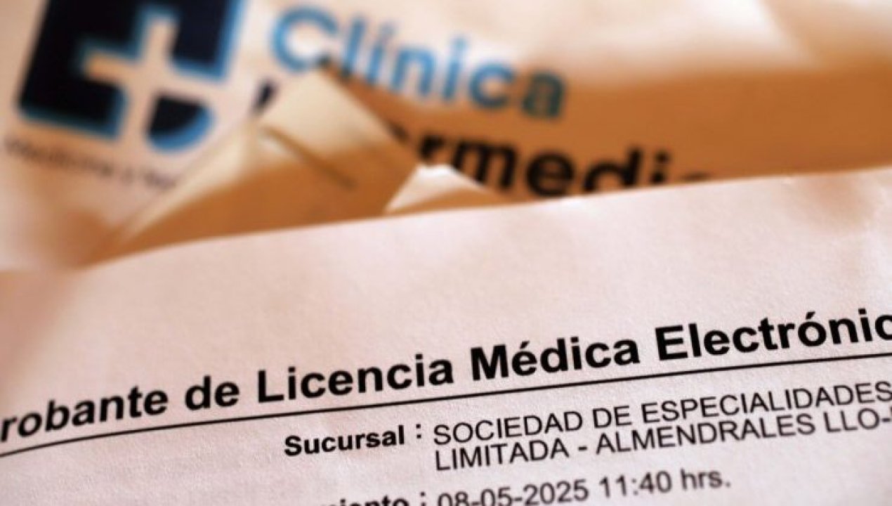 /actualidad/informe-contraloria-fuerte-caida-en-licencias-medicas-de-7-meses