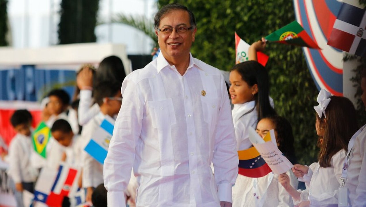 /internacional/petro-llama-a-colombianos-en-chile-a-volver-a-su-pais-y-gobierno-evita