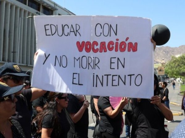 Colegio de Profesores cuestiona ley Escuelas Protegidas y pide abordar causas de la violencia escolar