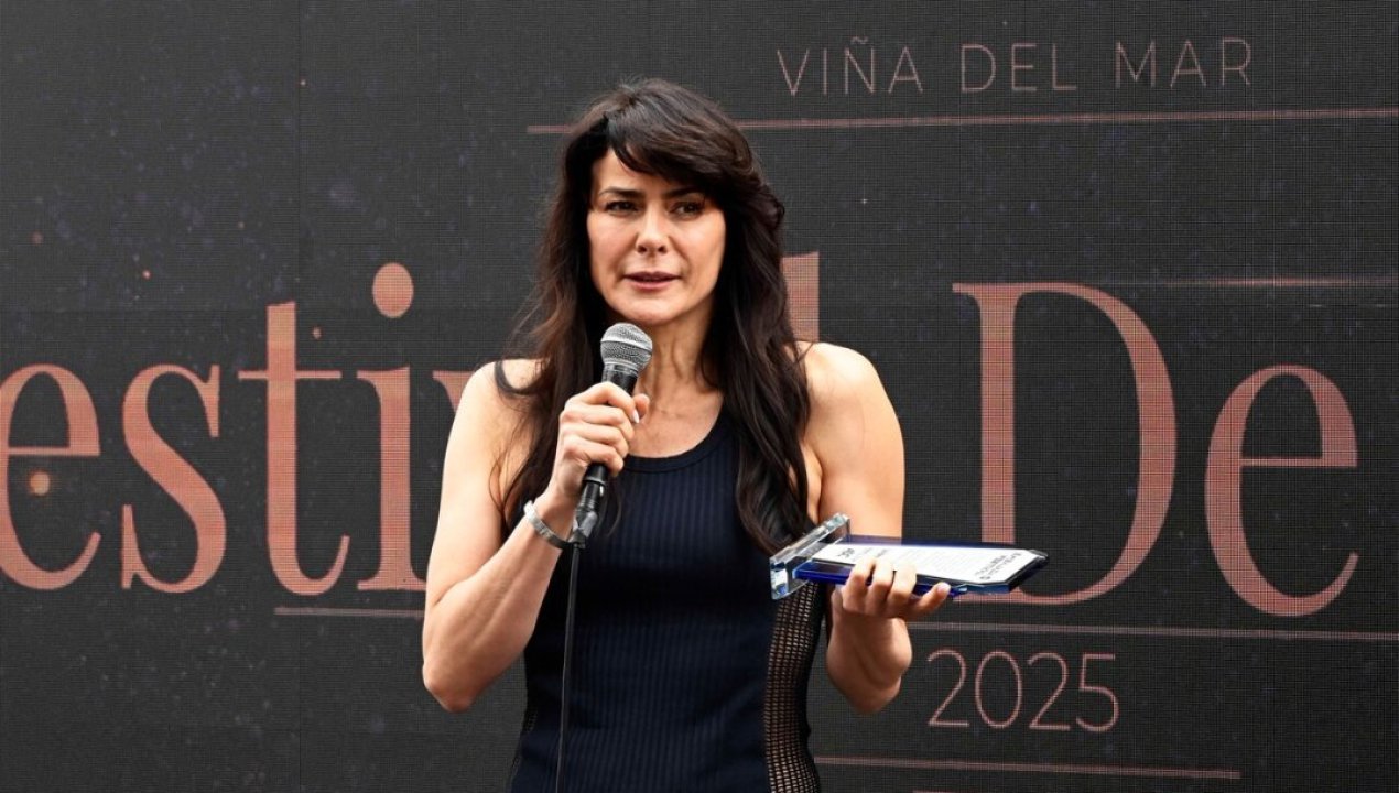 /magazine/reparos-internos-habrian-puesto-en-duda-presencia-de-tonka-tomicic-en-la