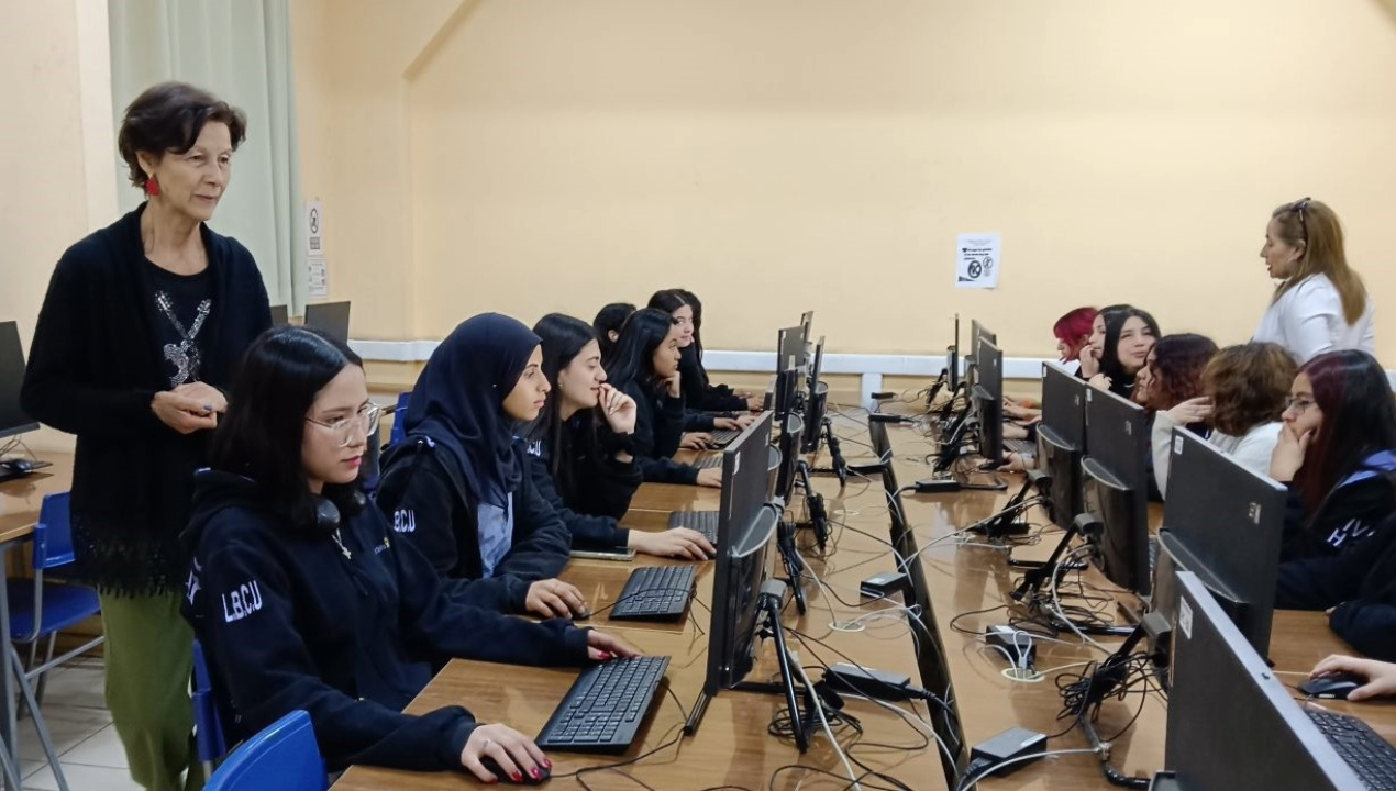 /antofagasta/centro-de-idiomas-de-la-ua-certifica-a-estudiantes-del-liceo-corina-urbina